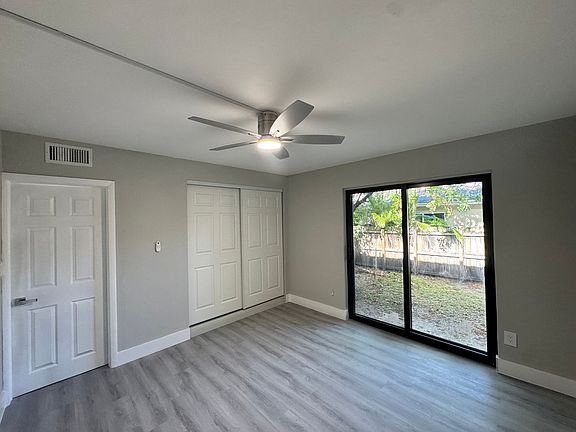 4th image of 1450 Miami Rd #801