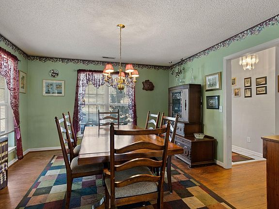 5th image of 132 Englewood Dr