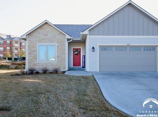 5627 Chimney Rocks Cir, Lawrence, KS 66049