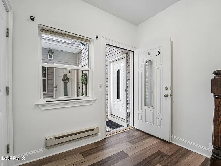 16 Emily Ct — Photo 4