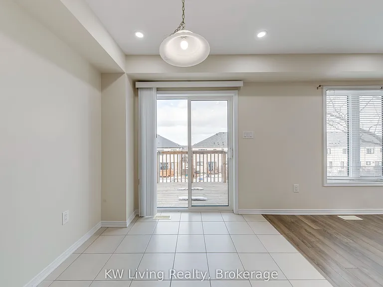 17 Allcroft Ct #UPPER — Photo 8