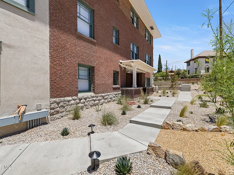 914 W Yandell Dr #1B — Photo 4