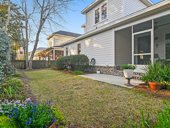 3rd image of 161 S Zander Way