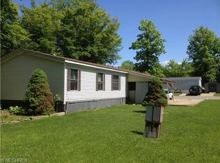 2 Laverne Ln, Chardon, OH 44024