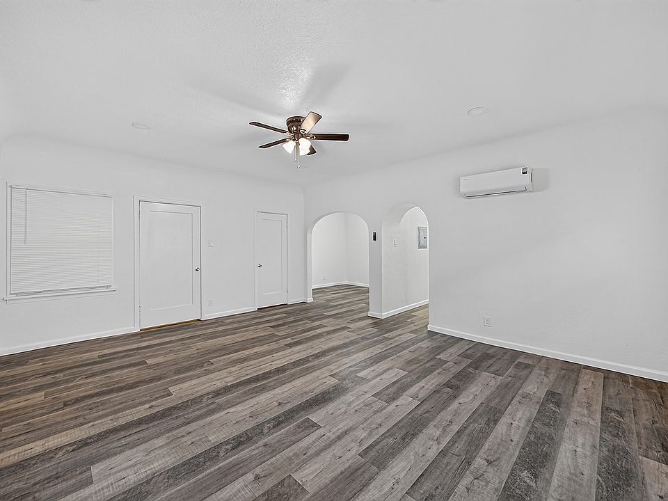 1st image of 1236 E 1st St APT 6