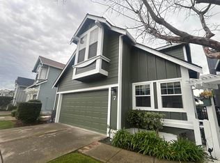 7 Cliff Walk Dr, Vallejo, CA 94591