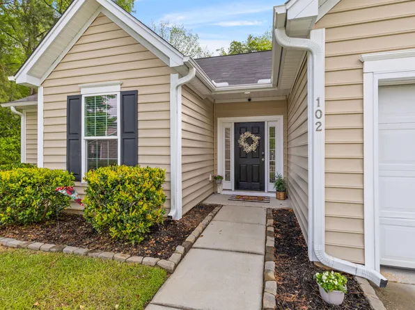 102 Vango Dr, Goose Creek, SC 29445