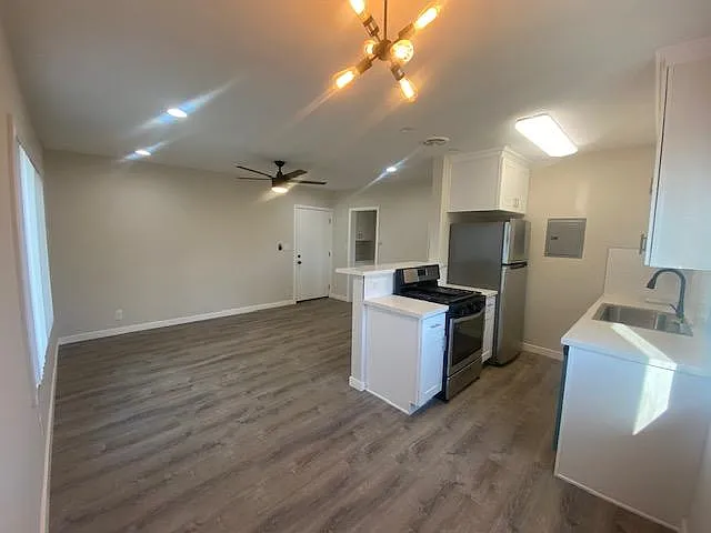 Building Photo - 3726 S Canfield Ave #9A