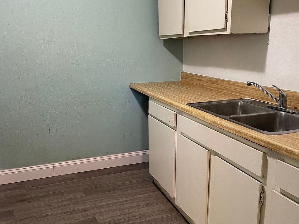 1st image of 11226 Belair Dr #4