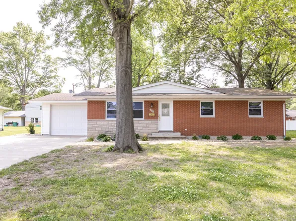 300 W Oak St, Mascoutah, IL 62258