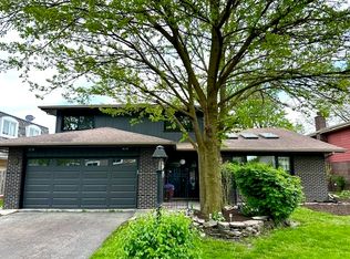 10427 S Alta Dr, Palos Hills, IL