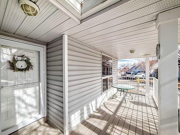 4th image of 151 Macewan Ridge Vlg NW