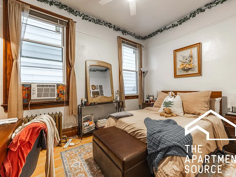 1127 W George St #1F — Photo 6