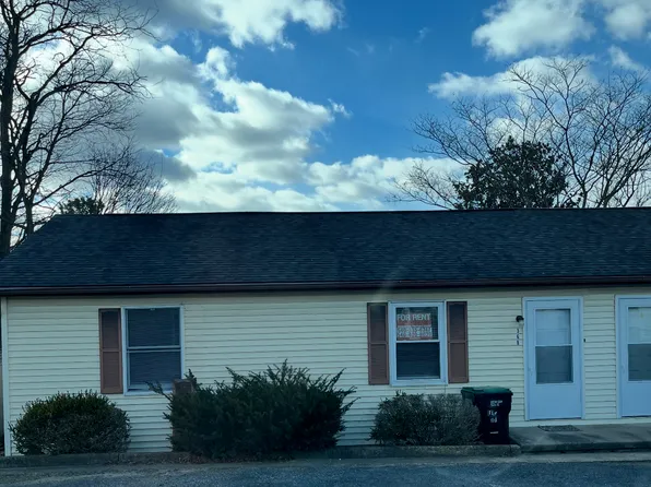 368 Lee St, Strasburg, VA 22657