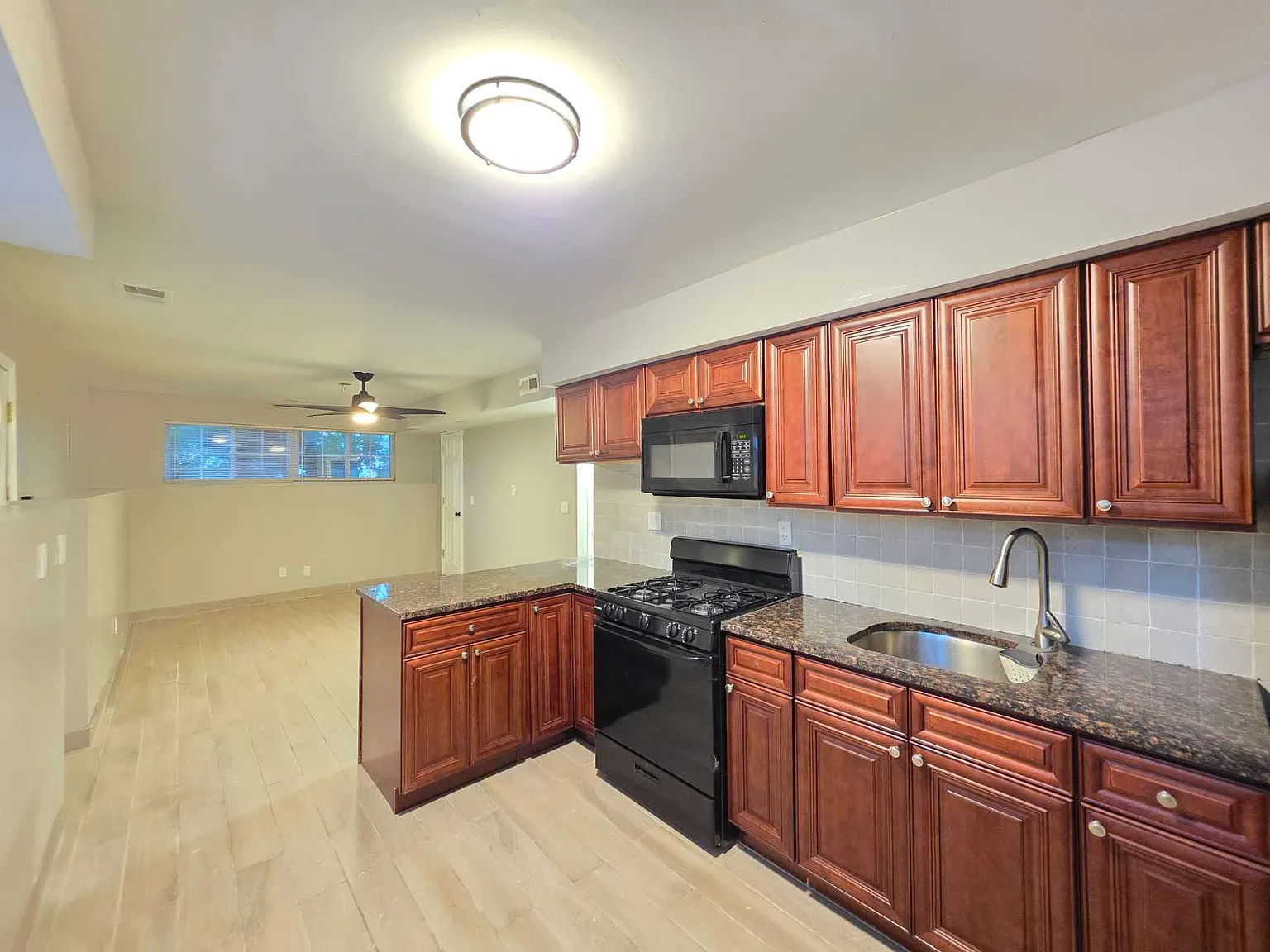 1 bed, $1,600 — Photo 2