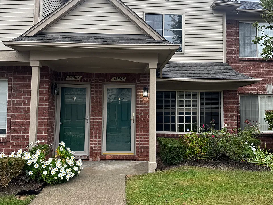 45507 Hidden View Ct