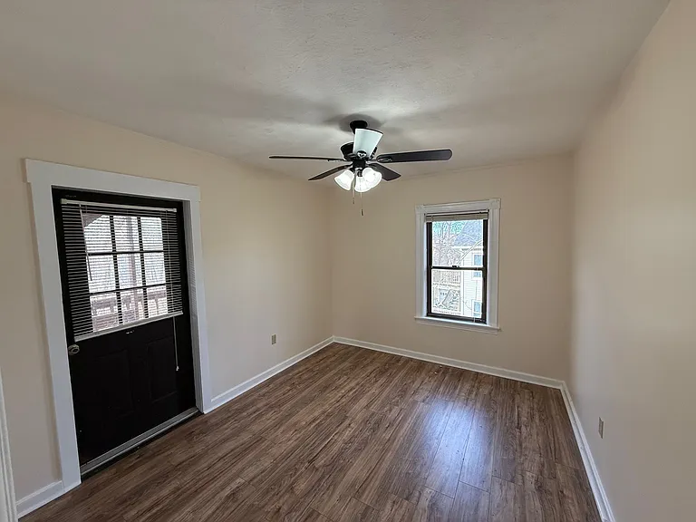 28 Harris St #2 — Photo 9