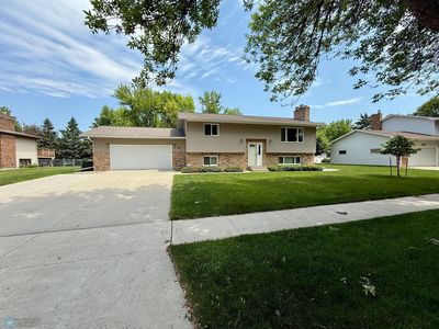 3818 S Rivershore Dr, Moorhead, MN, 56560