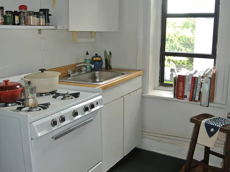 290 Clinton St #2C — Photo 5