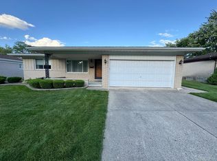 30180 Elmhurst Dr, Madison Heights, MI