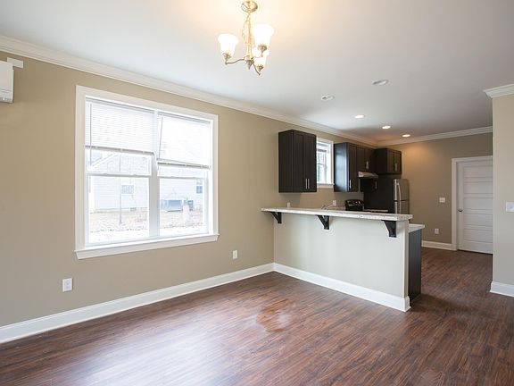 4th image of 331 Sequoia Dr