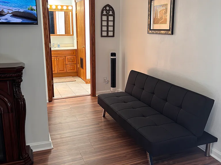 573 Jackson St — Photo 11