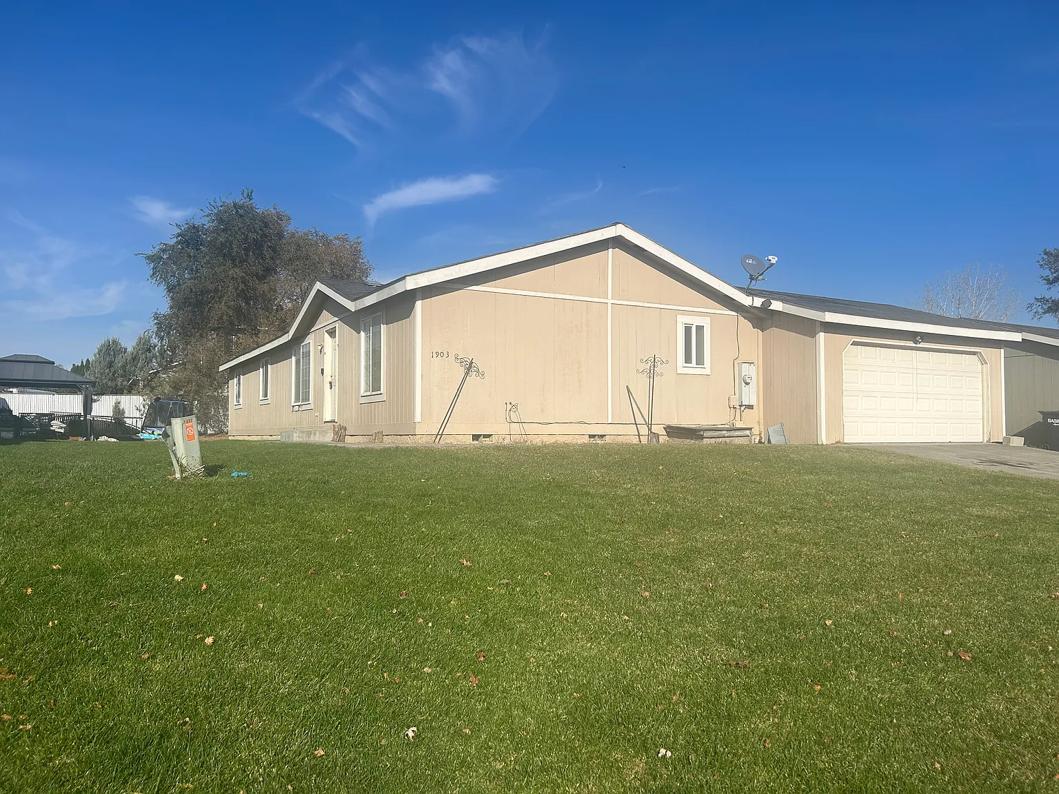4 bed, 1560 sqft, $1,995 — Photo 2