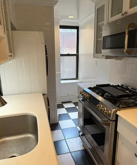 111 E 88th St #6F — Photo 15