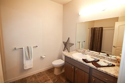 Lassen Villa Apartments — Photo 68