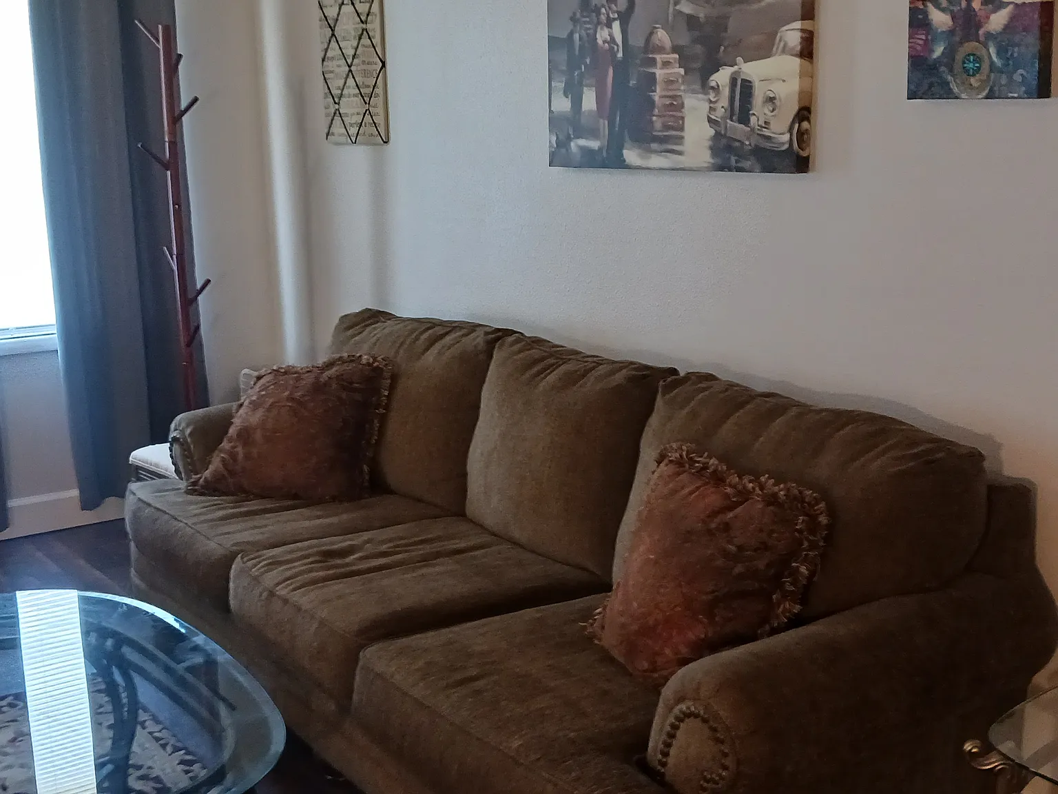 2 bed, 850 sqft, $1,300 — Photo 2