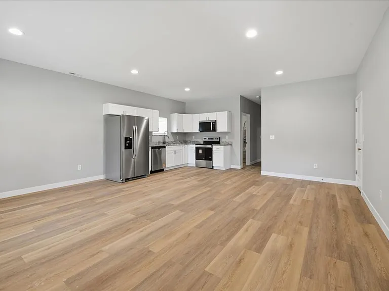 2813 N Talbott St #A — Photo 2
