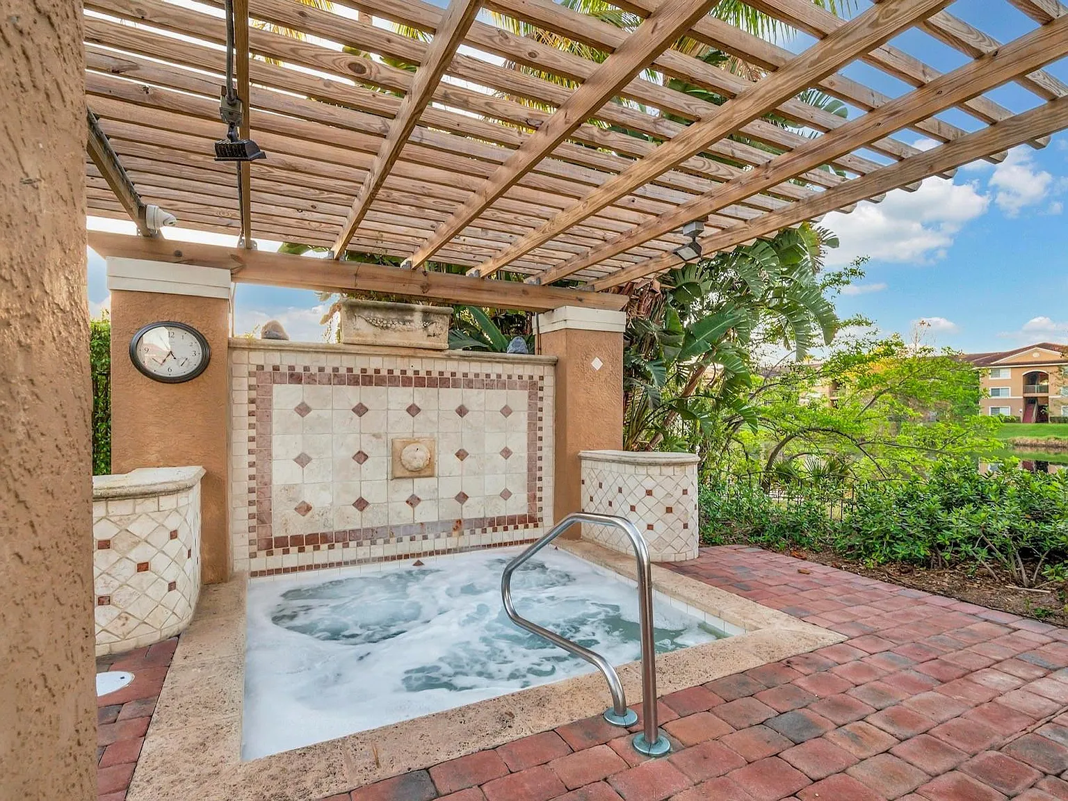 1 bed, 1.0 bath, 781 sqft, $1,700 — Photo 3