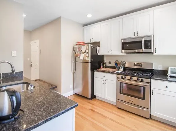 111 Heath St #2, Somerville, MA 02145