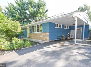 800 Dogwood Ln, Hatfield, PA 19440