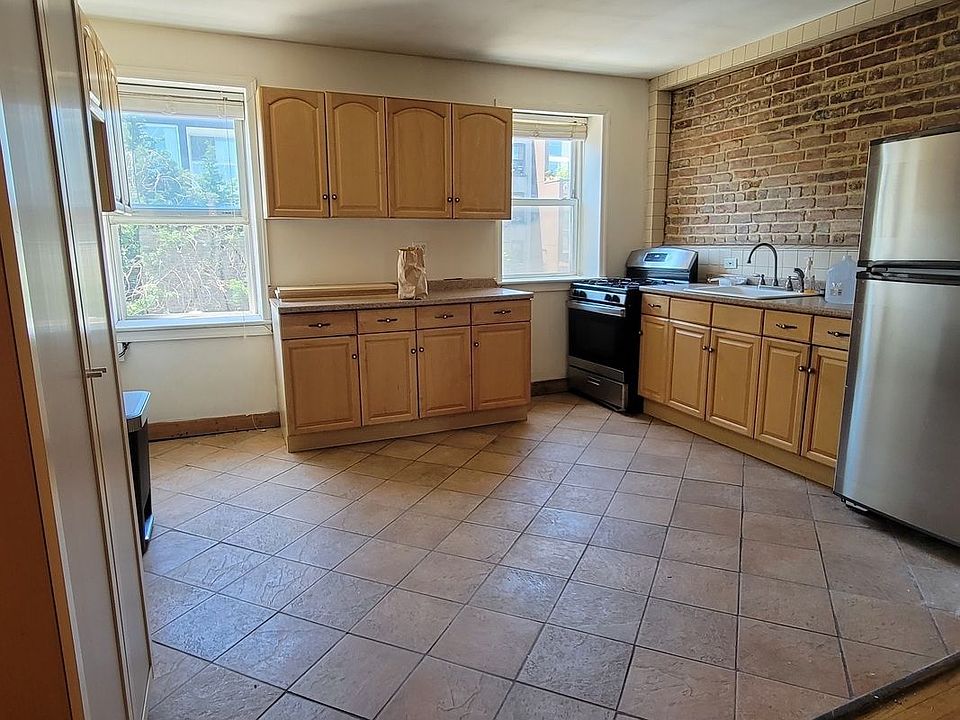1st image of 942 Atlantic Ave #2