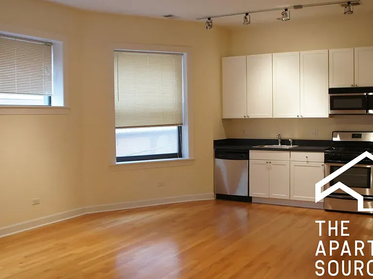 4715-27 N Sheridan Rd #4715-22S — Photo 1