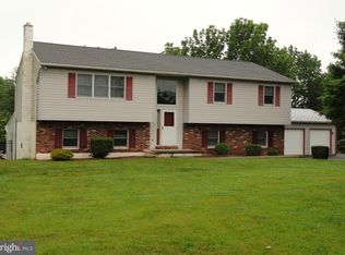 1248 E 6th St, Red Hill, PA 18076