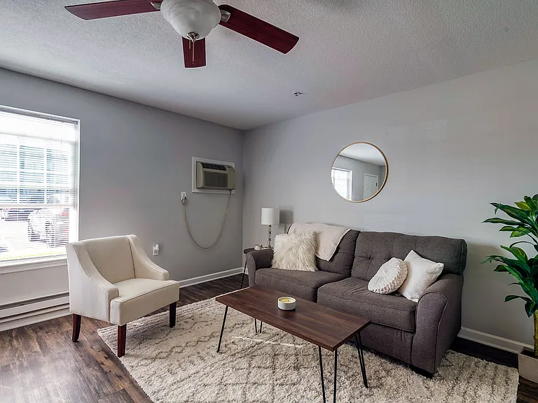 The Paddock Townhomes - Student Living Priced Per Room — Photo 13
