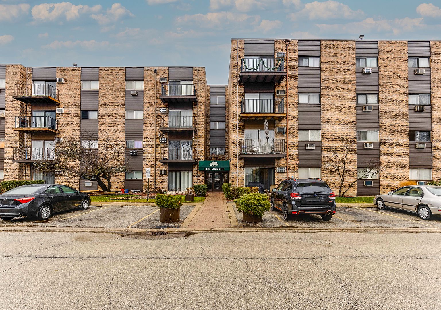 8936 N Parkside Ave APT 206, Des Plaines, IL 60016 Zillow