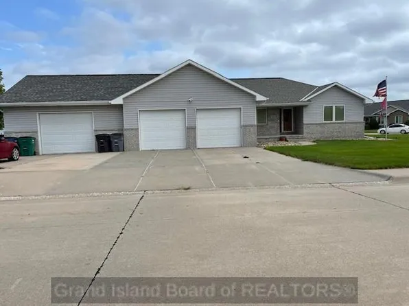3027 Bighorn Pl, Grand Island, NE 68803
