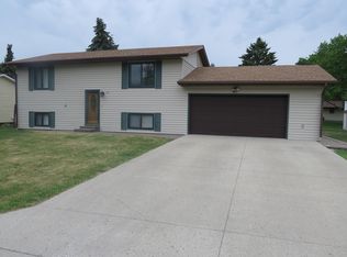 1717 6th Ave NE, Jamestown, ND 58401