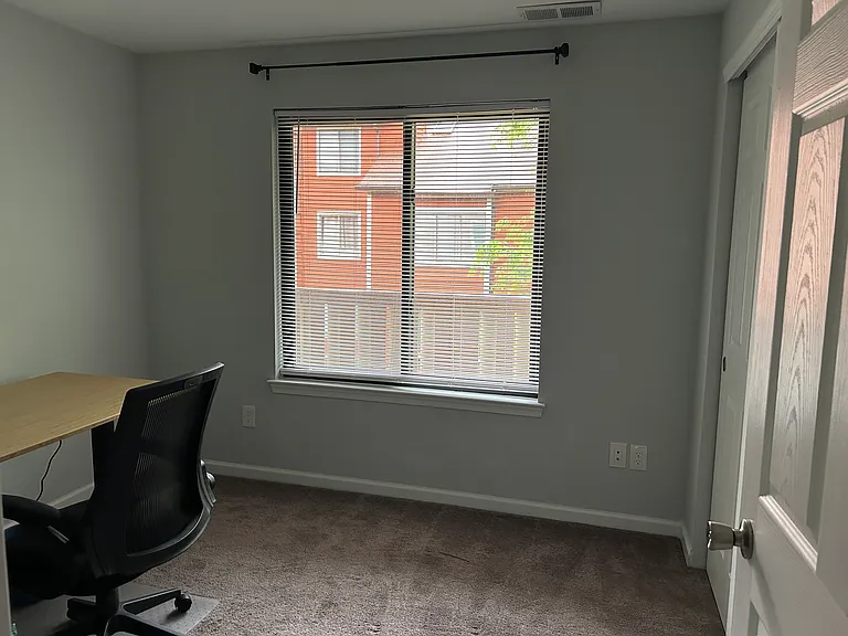 2812B Auburn Ct — Photo 17
