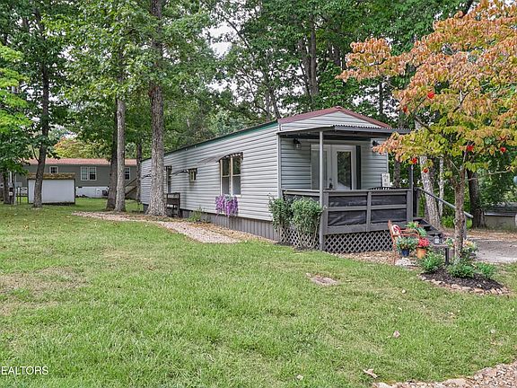 2nd image of 116 Avon Ln