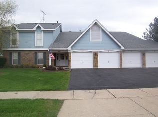 209 N Creekside Trl, McHenry, IL 60050