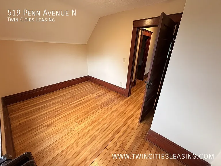 519 Penn Ave N — Photo 9