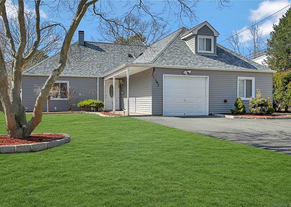 1st image of 192 Serpentine Ln