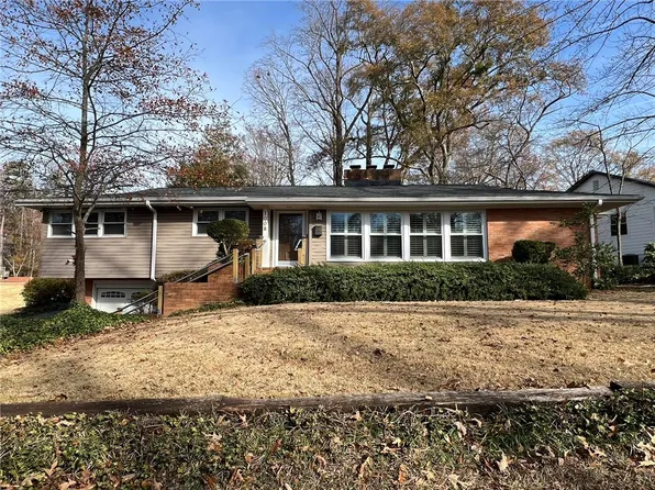 1008 Summit Dr, Greenville, SC 29609