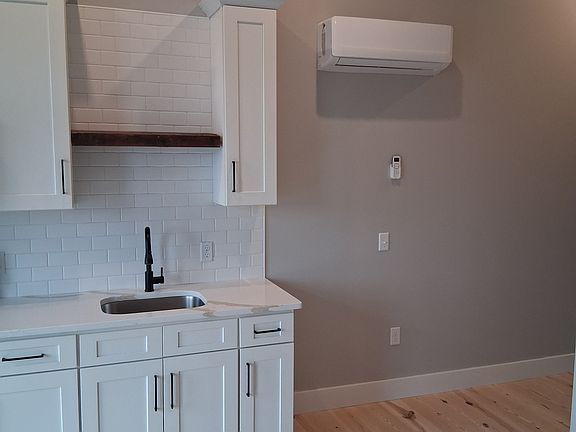 4th image of 329 N Mulberry St #6