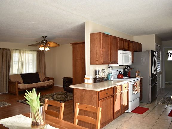 5th image of 537 E Valley Dr