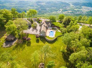 1423 E Brow Rd, Signal Mountain, TN 37377